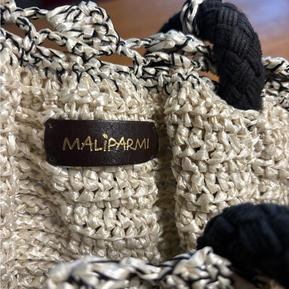 EUC Maliparmi- Stylish Black and Cream Woven Bag - Picture 3 of 11